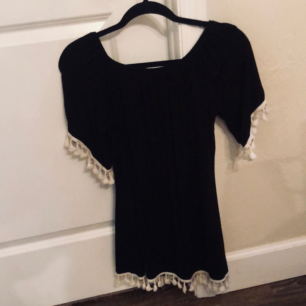 Super cute little black dress!